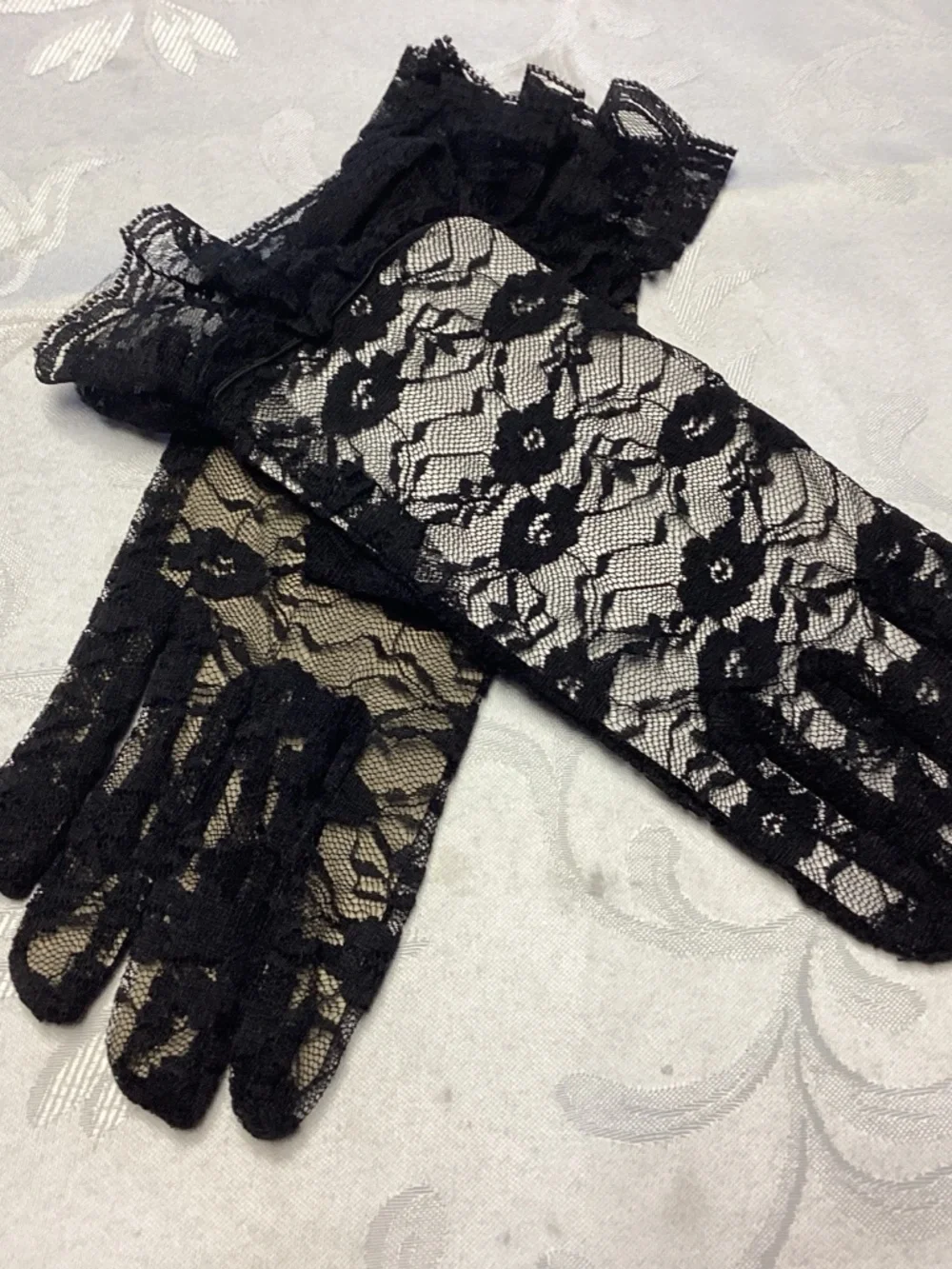 HUGE LOT LADIES VINTAGE GLOVES. MUST SEE RESALE GALORE 💙💙💙💙